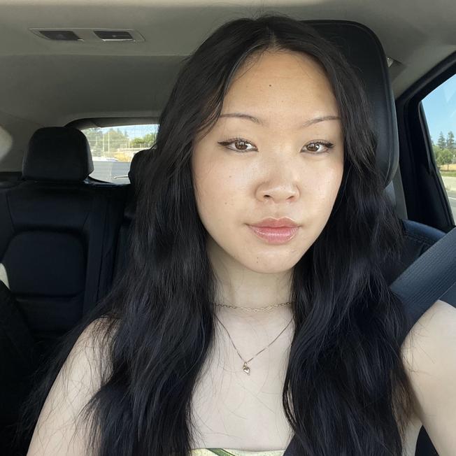 Rena Wei, Assistant Poetry Editor / Blog Writer